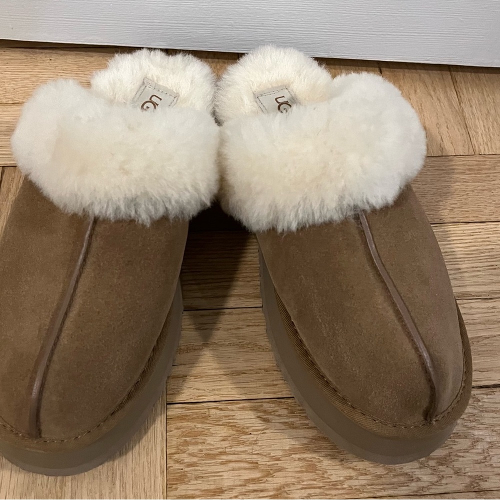 Uggs Women’s Disquette Slipper, Chestnut, Size 9